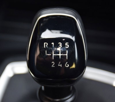 Peugeot 2008 1.2 turbo Style 100cv (17)