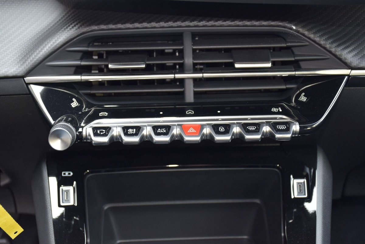 Peugeot 2008 1.2 turbo Style 100cv (18)
