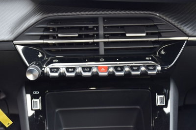 Peugeot 2008 1.2 turbo Style 100cv (18)