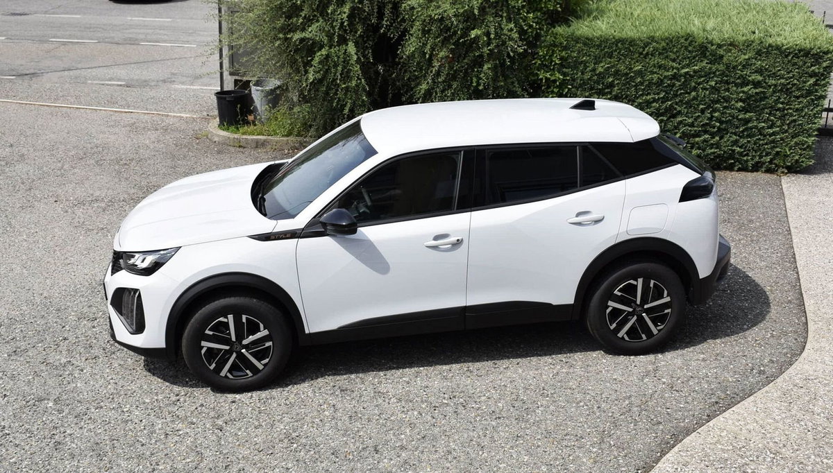 Peugeot 2008 1.2 turbo Style 100cv (9)