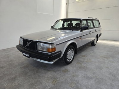 Volvo 240 Station Wagon Station Wagon Polar usata