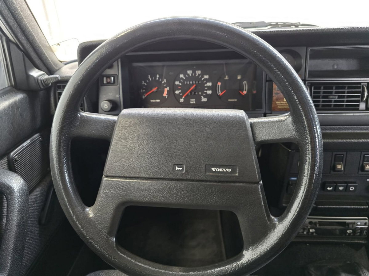 Volvo 240 Station Wagon Station Wagon Polar (14)