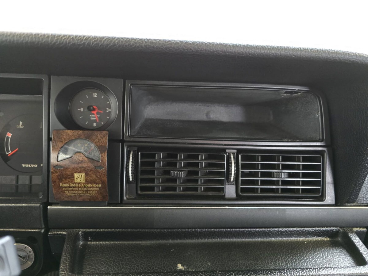 Volvo 240 Station Wagon Station Wagon Polar (17)