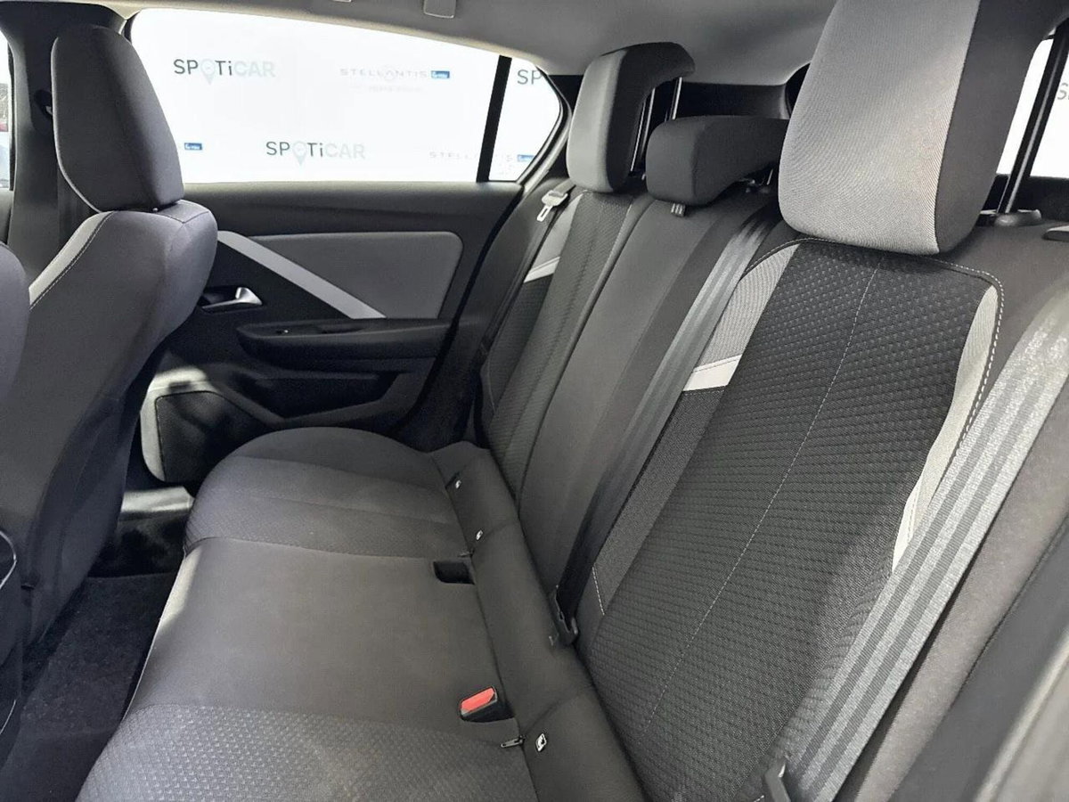 Opel Astra 1.2 Turbo 110 CV Elegance (8)