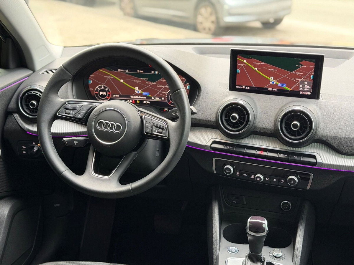 Audi Q2 30 2.0 tdi Identity Black (10)
