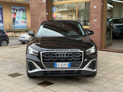 Audi Q2 30 2.0 tdi Identity Black (5)
