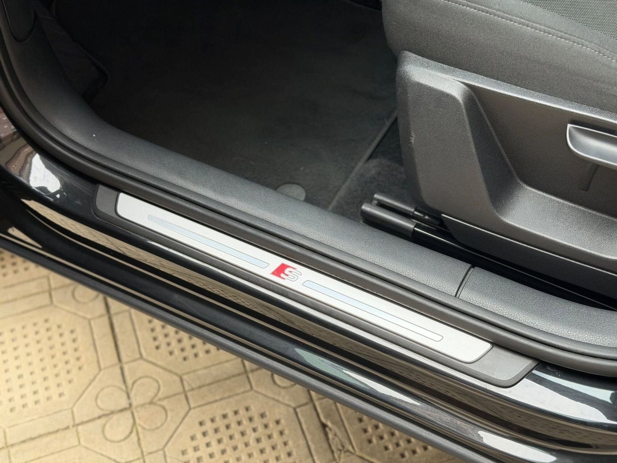 Audi Q2 30 2.0 tdi Identity Black (9)