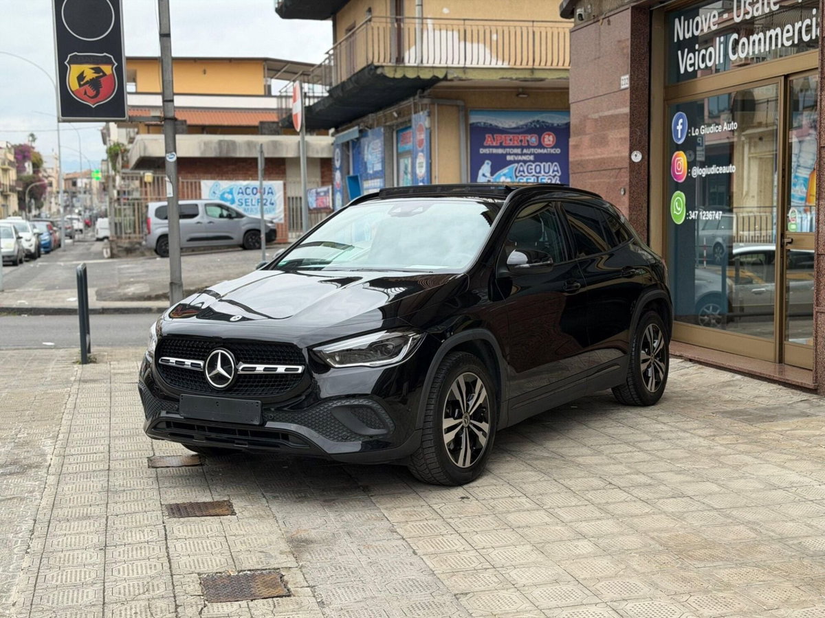 Mercedes-Benz GLA SUV 220 d Automatic 4Matic Premium (2)