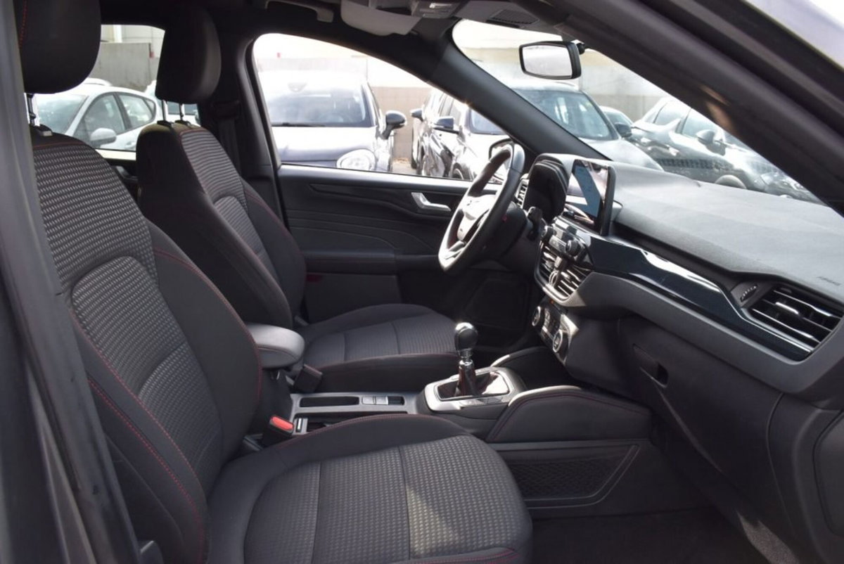 Ford Kuga 1.5 EcoBlue 120 CV 2WD ST-Line (18)