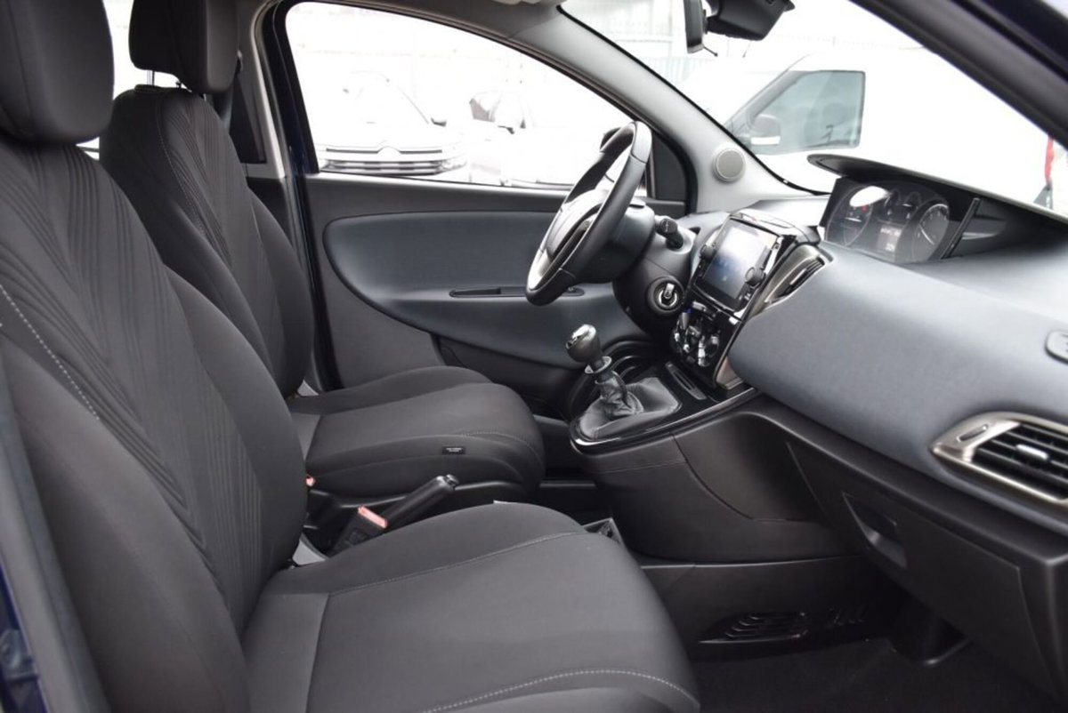 Lancia Ypsilon 1.0 FireFly 5 porte S&S Hybrid Ecochic Gold (14)