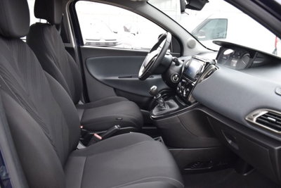 Lancia Ypsilon 1.0 FireFly 5 porte S&S Hybrid Ecochic Gold (14)