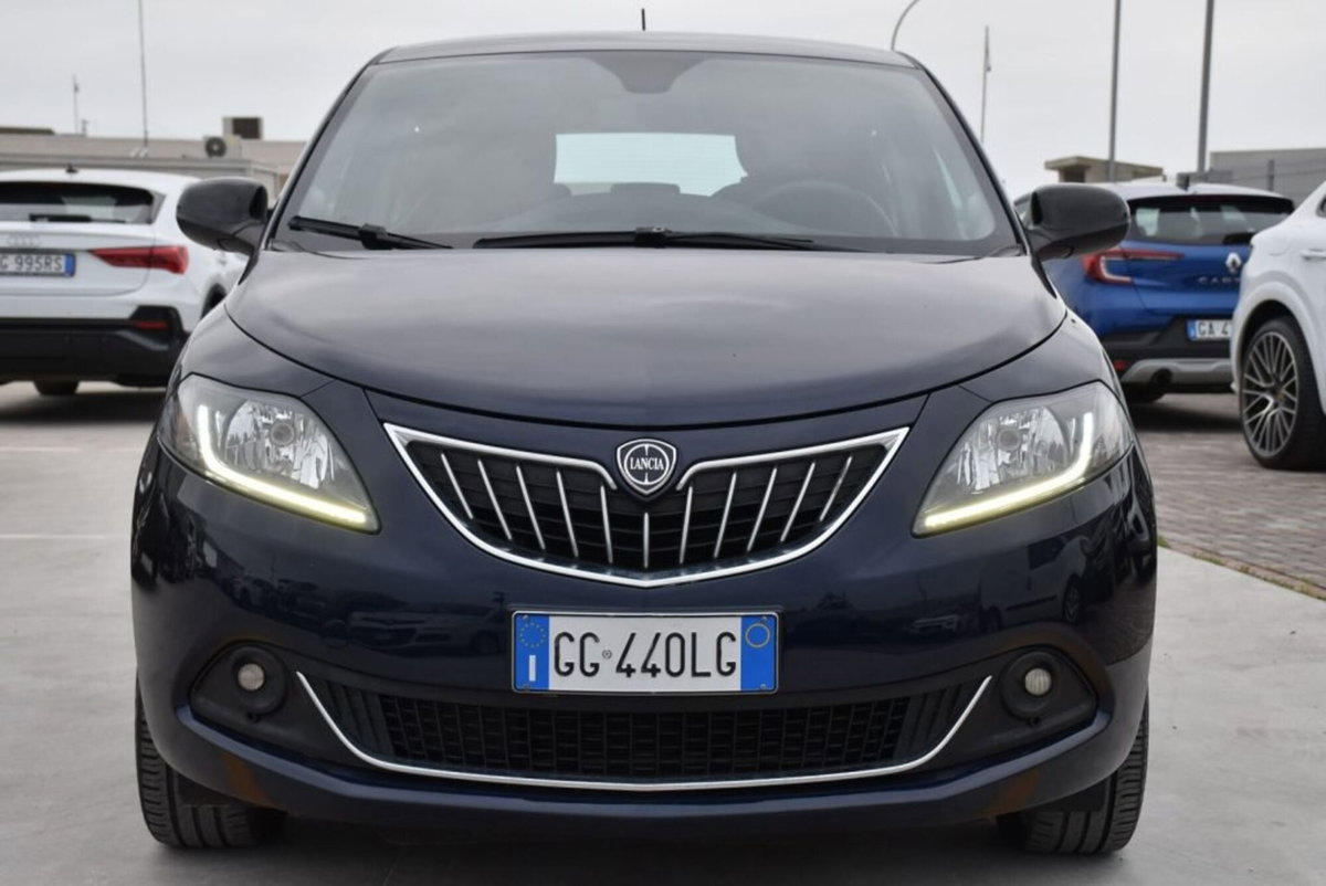 Lancia Ypsilon 1.0 FireFly 5 porte S&S Hybrid Ecochic Gold (2)