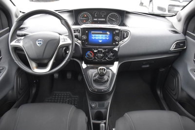 Lancia Ypsilon 1.0 FireFly 5 porte S&S Hybrid Ecochic Gold (7)