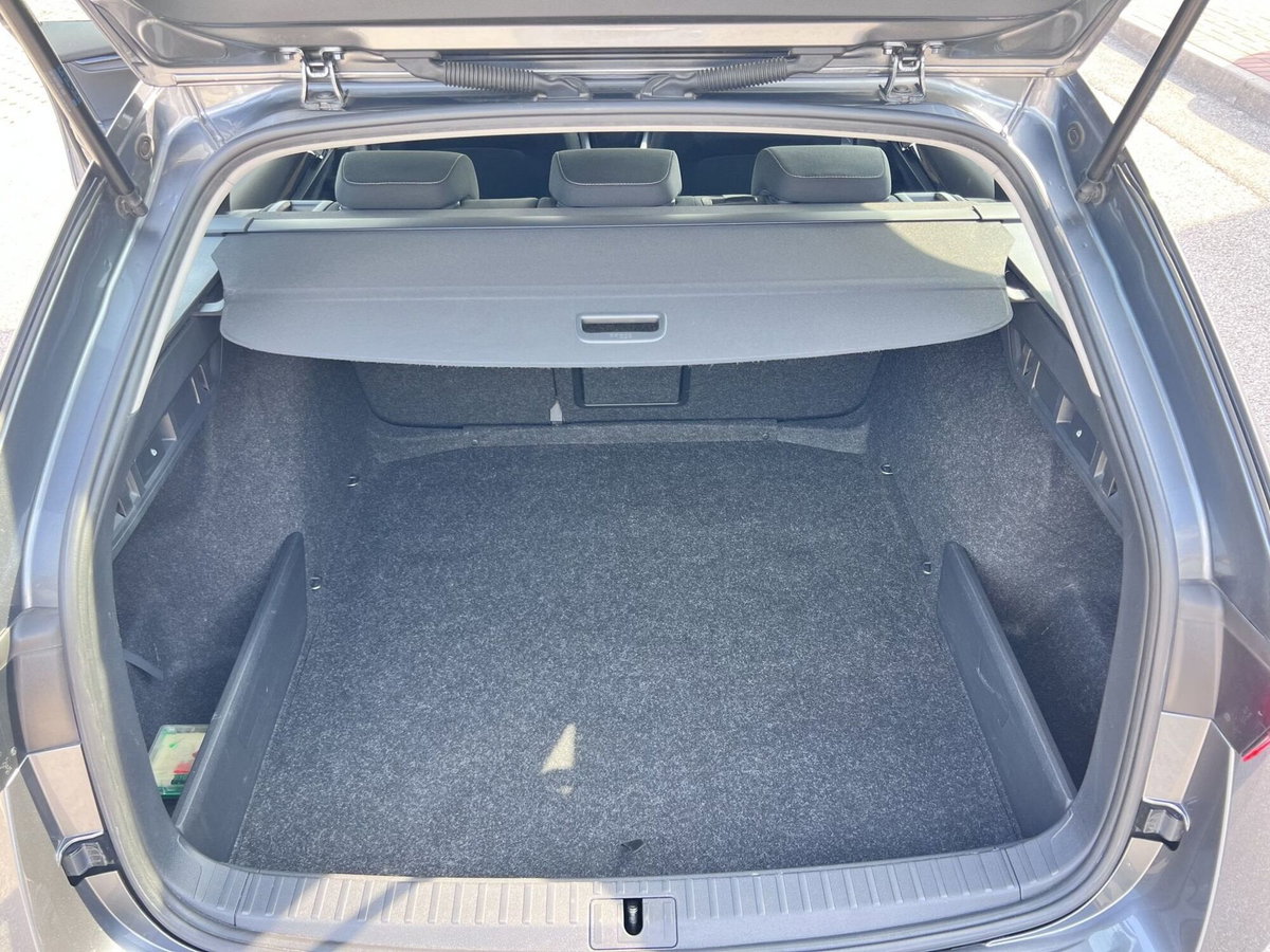 Skoda Octavia Station Wagon 2.0 TDI EVO SCR 150 CV DSG 4x4 Wagon Executive (9)
