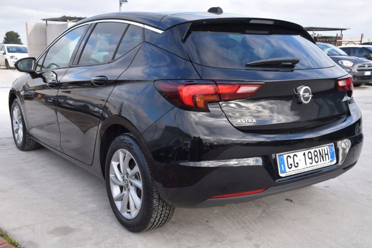 Opel Astra 1.5 CDTI 122 CV S&S 5 porte Business Elegance (4)