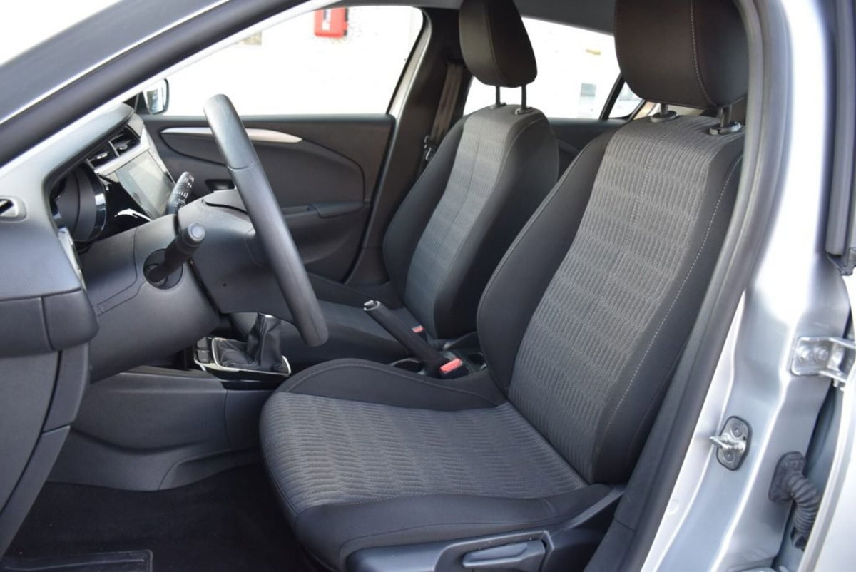 Opel Corsa 1.2 Edition (8)