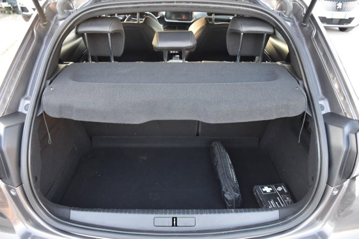 Peugeot 208 PureTech 130 Stop&Start EAT8 5 porte GT Pack (18)