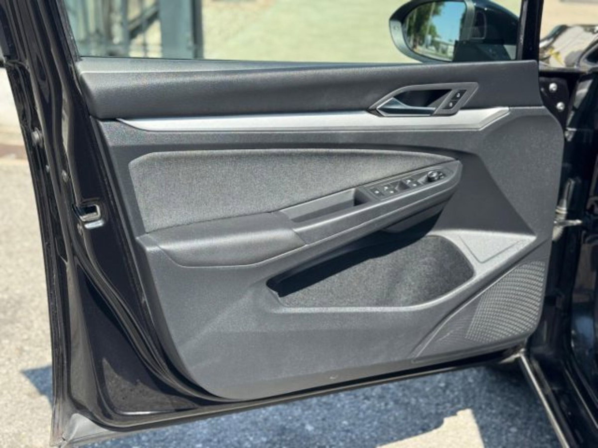 Volkswagen Golf 1.0 TSI EVO Life (18)
