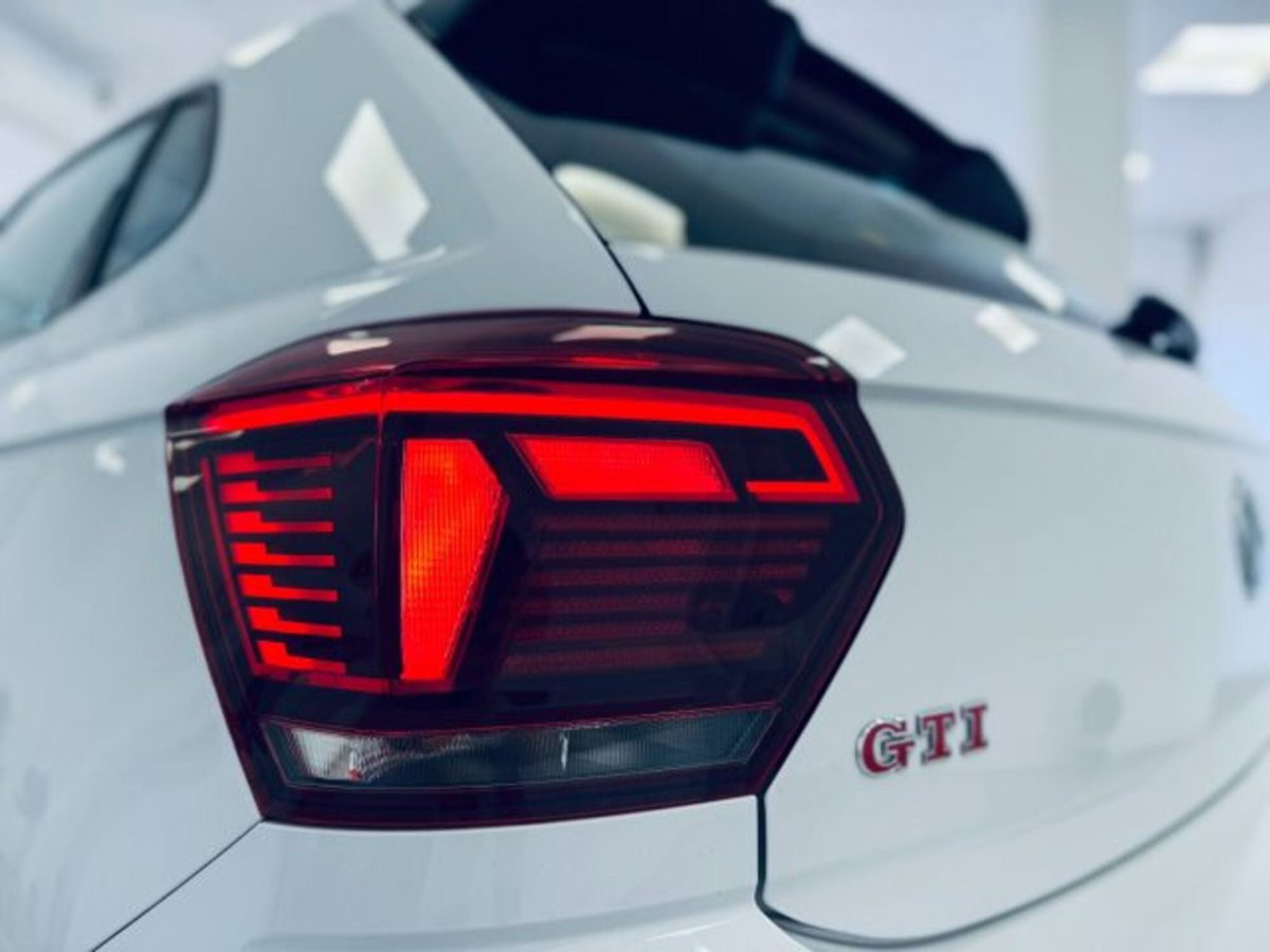 Volkswagen Polo 2.0 TSI DSG GTI BlueMotion Technology (10)