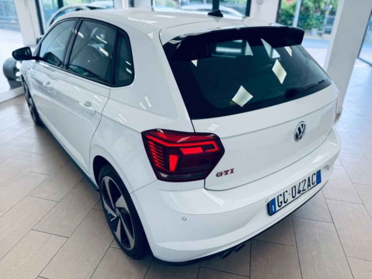 Volkswagen Polo 2.0 TSI DSG GTI BlueMotion Technology (5)