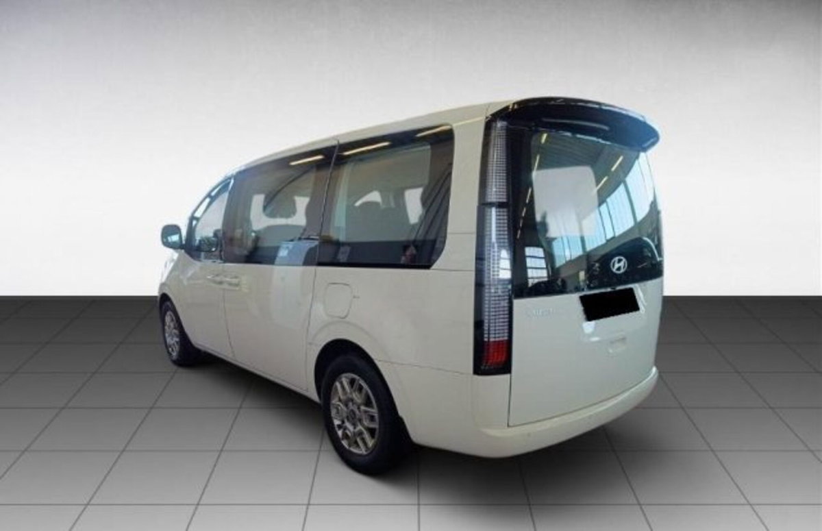 Hyundai Staria 1.6 hev 2wd auto (4)