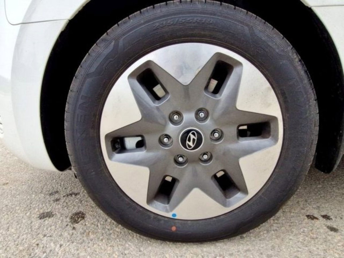 Hyundai Staria 1.6 hev 2wd auto (7)