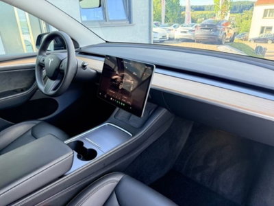 Tesla Model Y rwd (10)