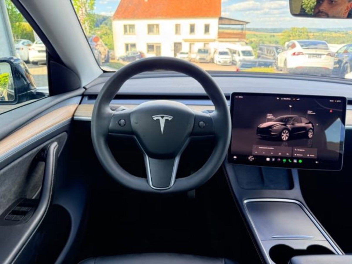 Tesla Model Y rwd (13)