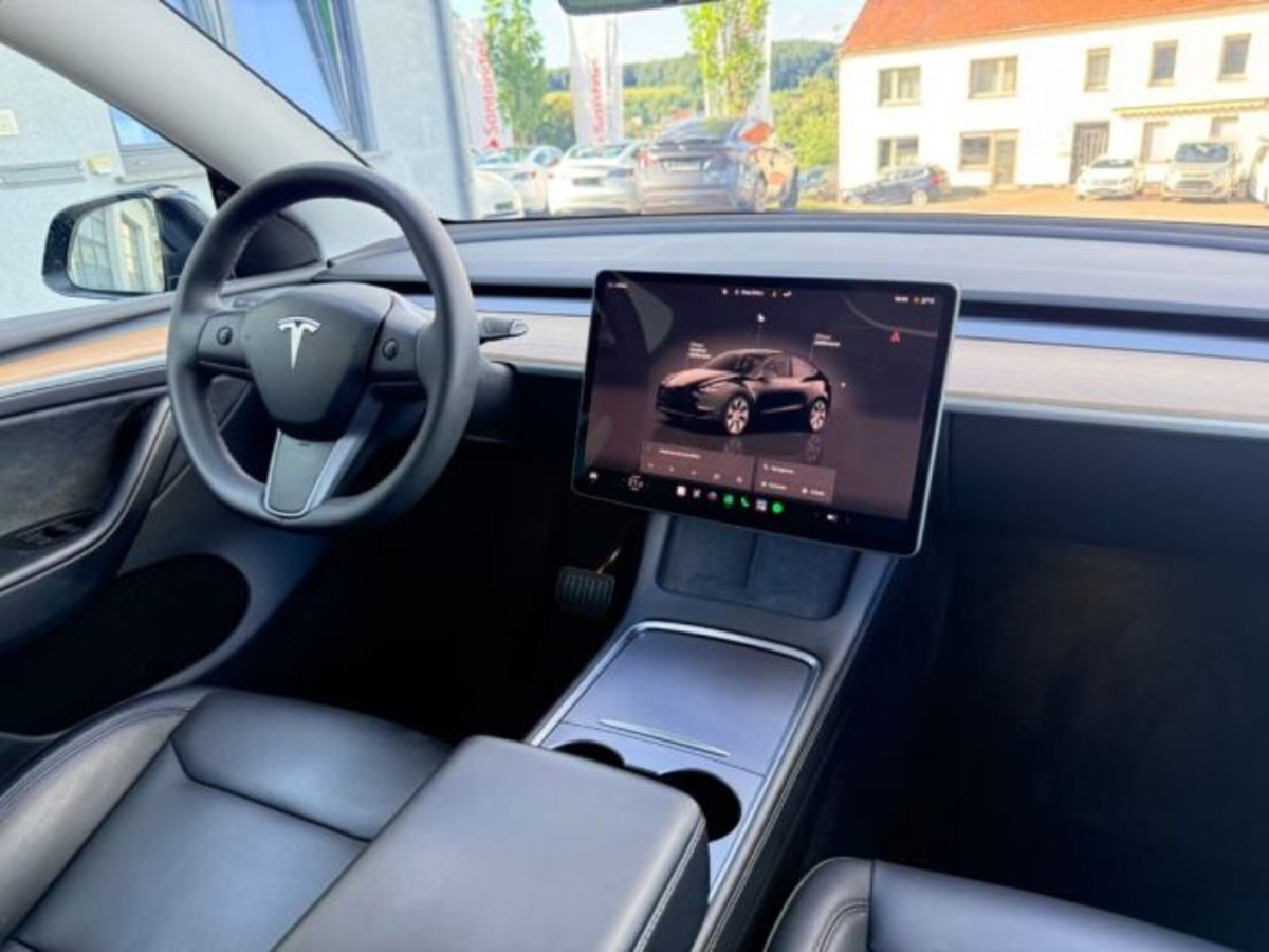 Tesla Model Y rwd (14)