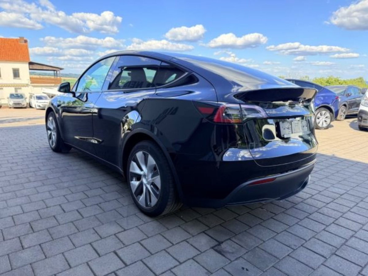 Tesla Model Y rwd (6)