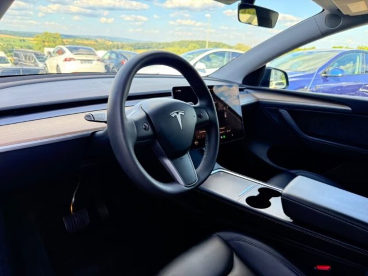 Tesla Model Y rwd (7)