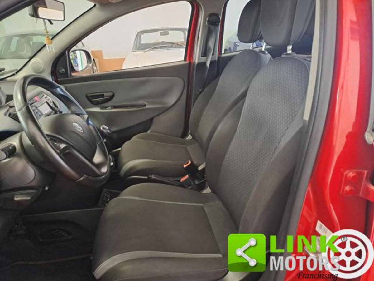 Lancia Ypsilon 1.2 69 CV 5 porte GPL Ecochic Alberta Ferretti (11)
