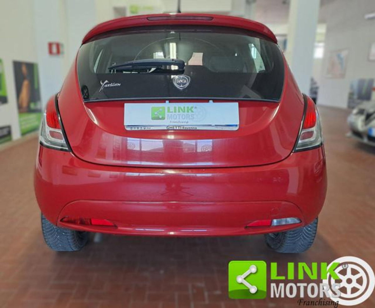 Lancia Ypsilon 1.2 69 CV 5 porte GPL Ecochic Alberta Ferretti (6)