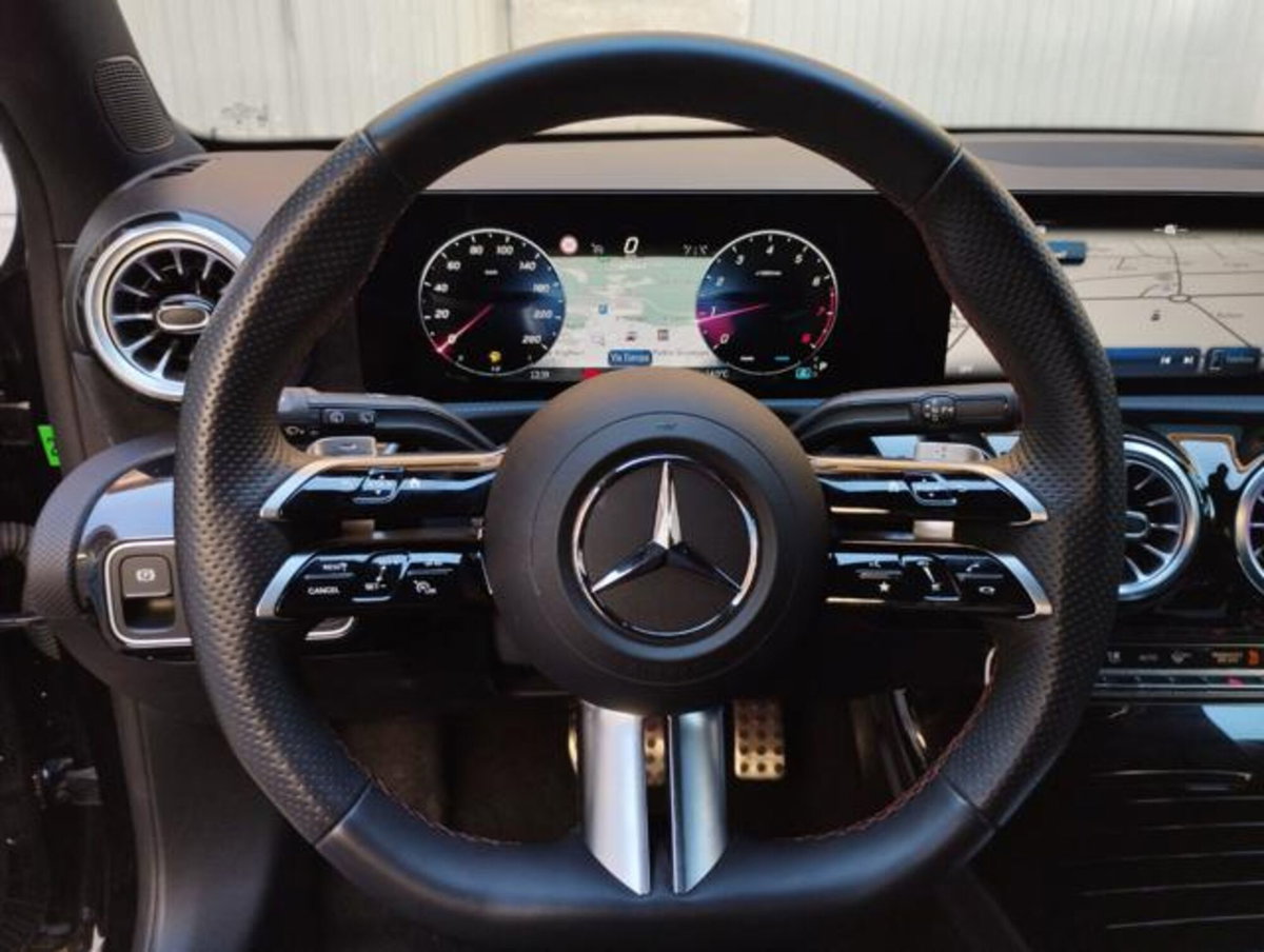 Mercedes-Benz Classe A Sedan 180 Automatic 4p. Premium (8)