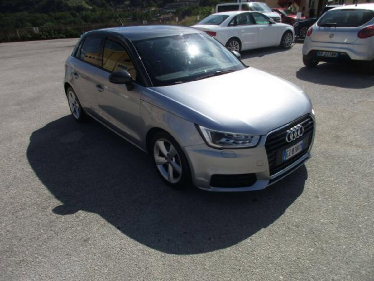 Audi A1 Sportback 1.6 TDI 116 CV Sport (2)