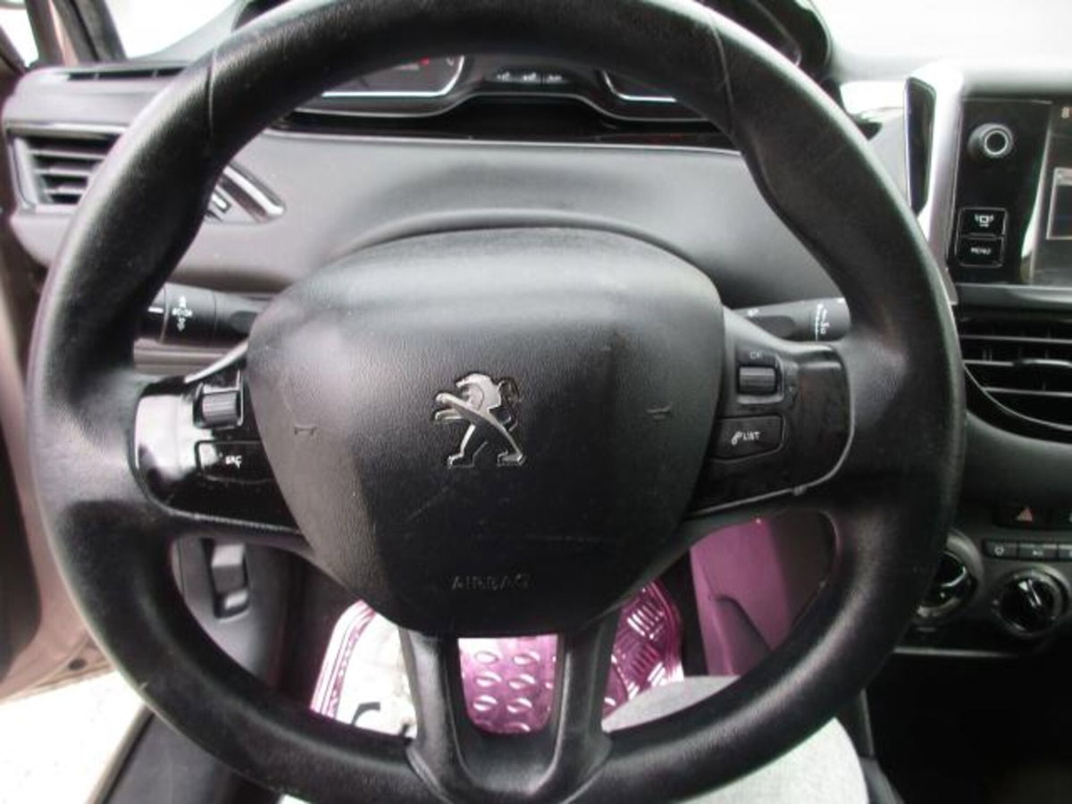 Peugeot 208 VTi 82 CV 5 porte Access (12)