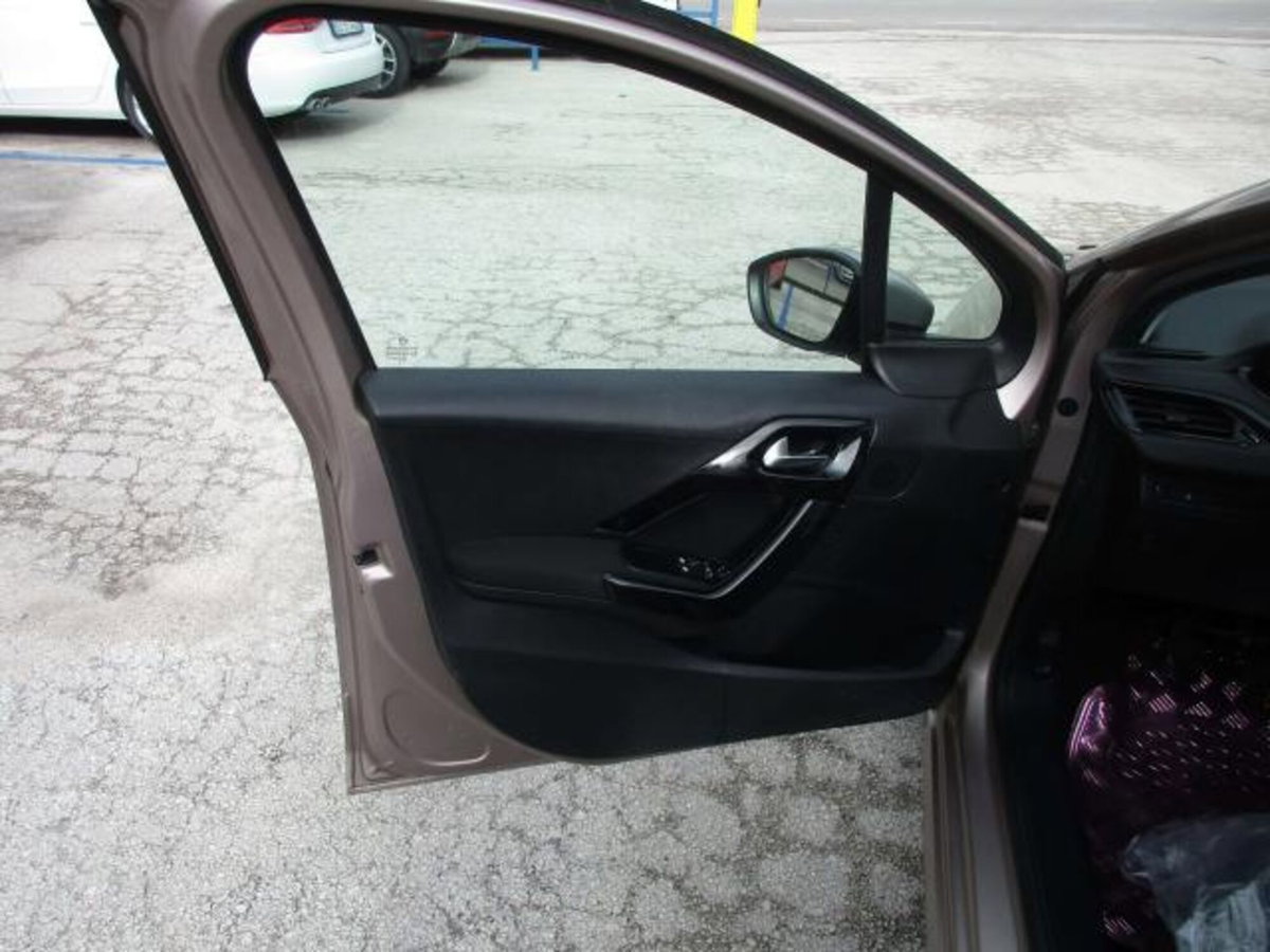 Peugeot 208 VTi 82 CV 5 porte Access (8)