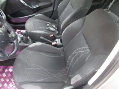 Peugeot 208 VTi 82 CV 5 porte Access (9)