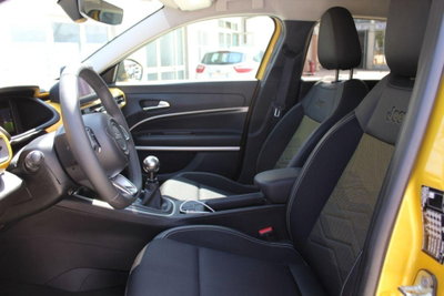 Jeep Avenger 1.2 turbo Summit fwd 100cv (9)