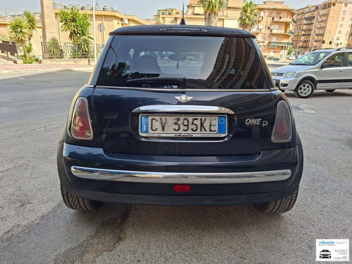 MINI Mini 1.4 tdi One D (6)