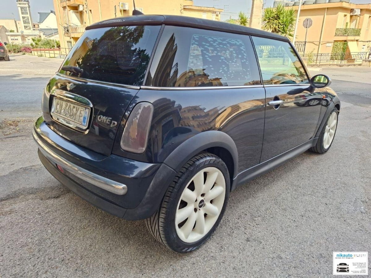 MINI Mini 1.4 tdi One D (7)
