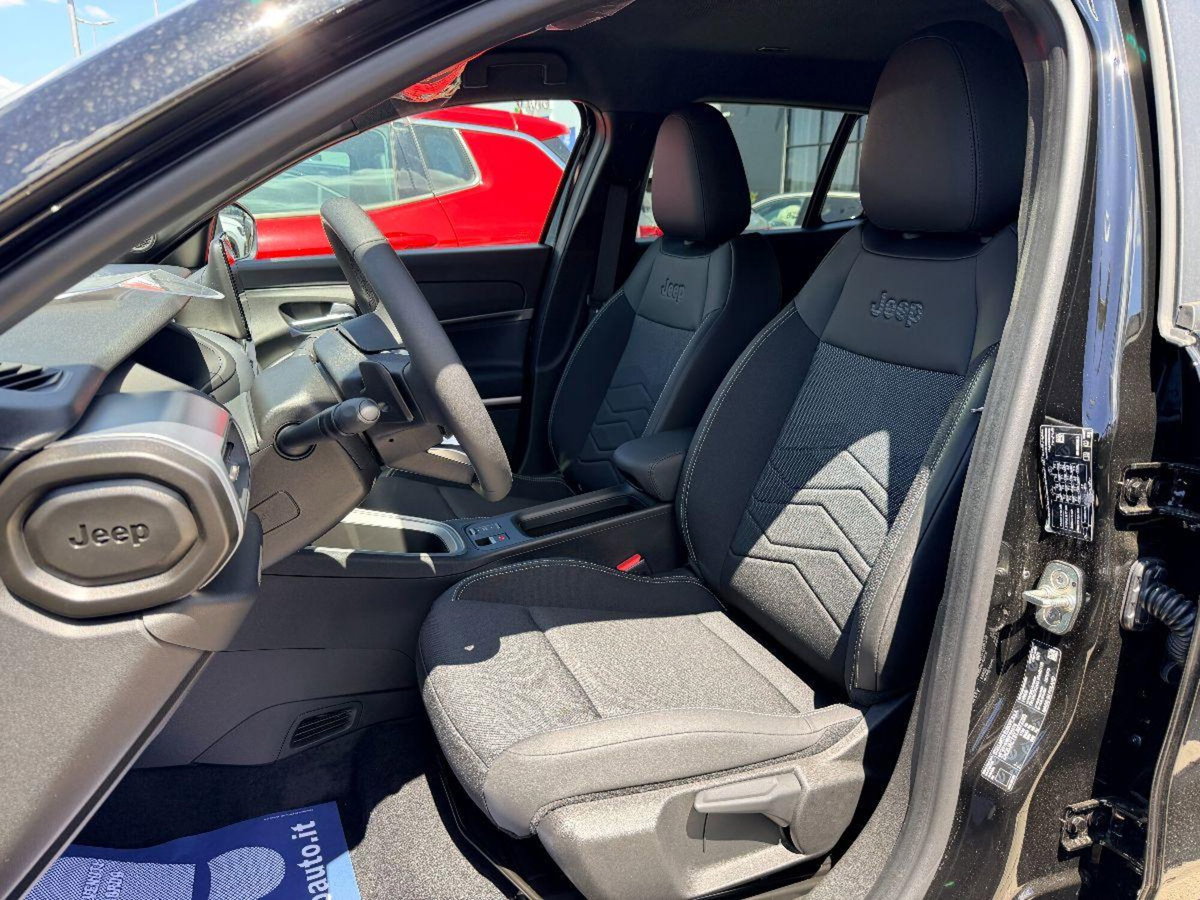 Jeep Avenger 1.2 turbo e-hybrid mhev Summit fwd 110cv edct6 (13)