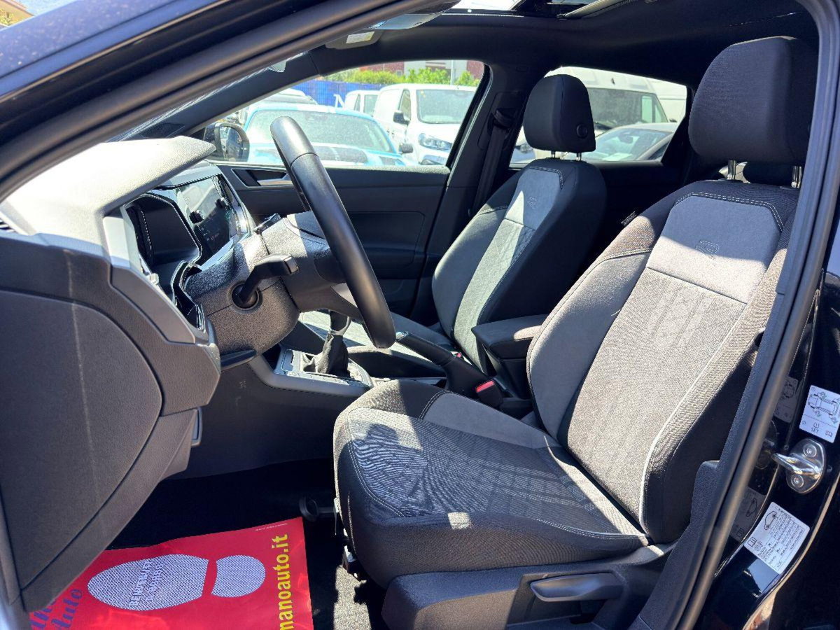 Volkswagen Taigo 1.0 tsi R-Line 115cv (10)
