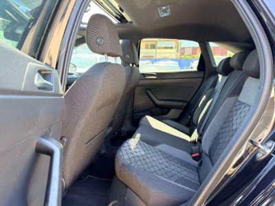 Volkswagen Taigo 1.0 tsi R-Line 115cv (8)