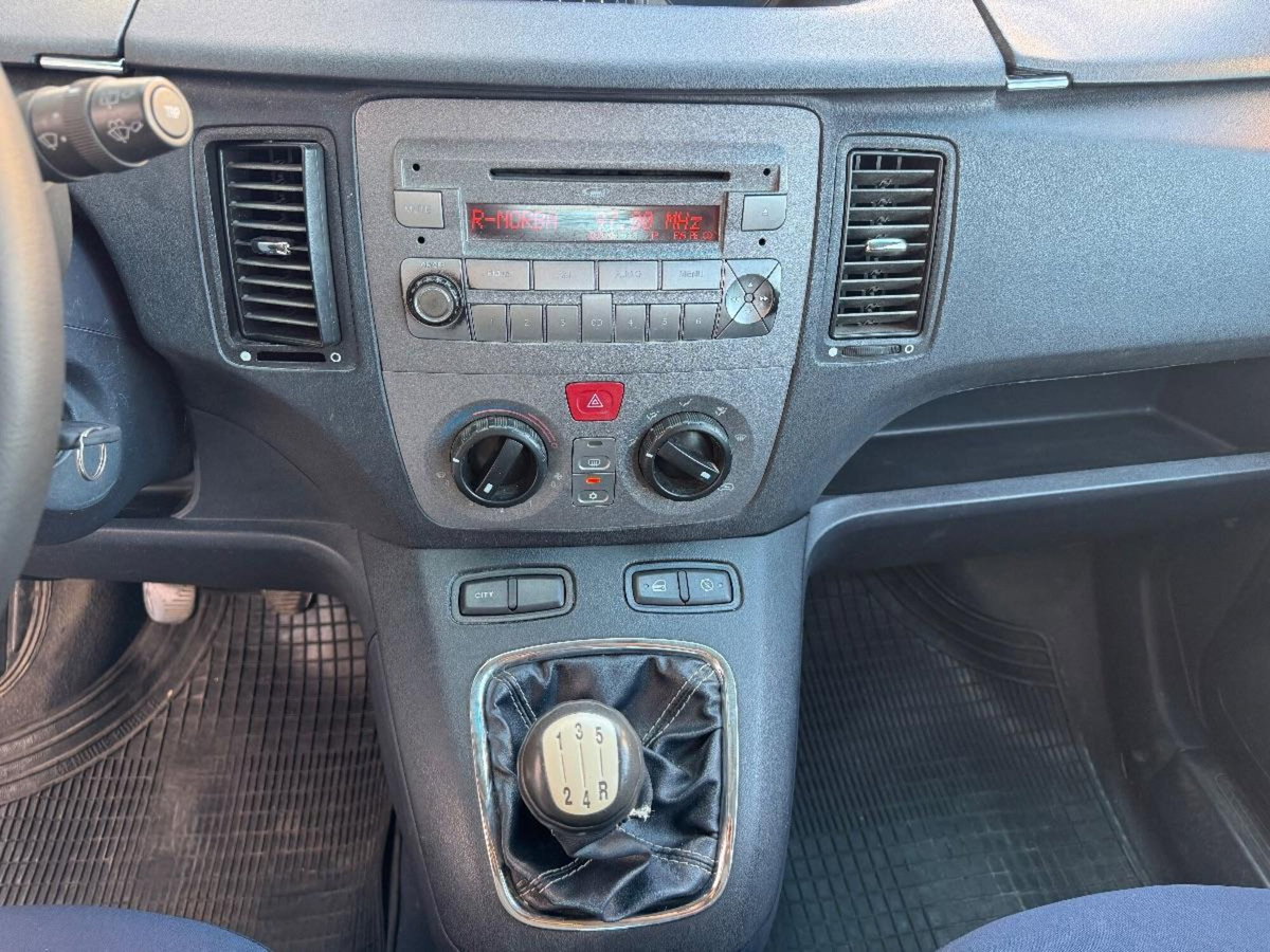 Lancia Musa 1.3 Mjt 16V 95 CV DPF Oro (12)