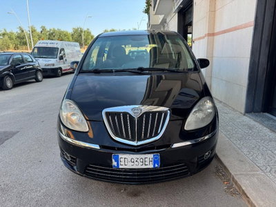 Lancia Musa 1.3 Mjt 16V 95 CV DPF Oro (2)