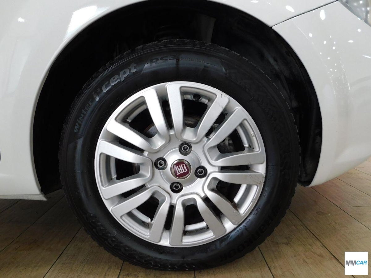 Fiat Punto 1.2 8V 5 porte Lounge (5)