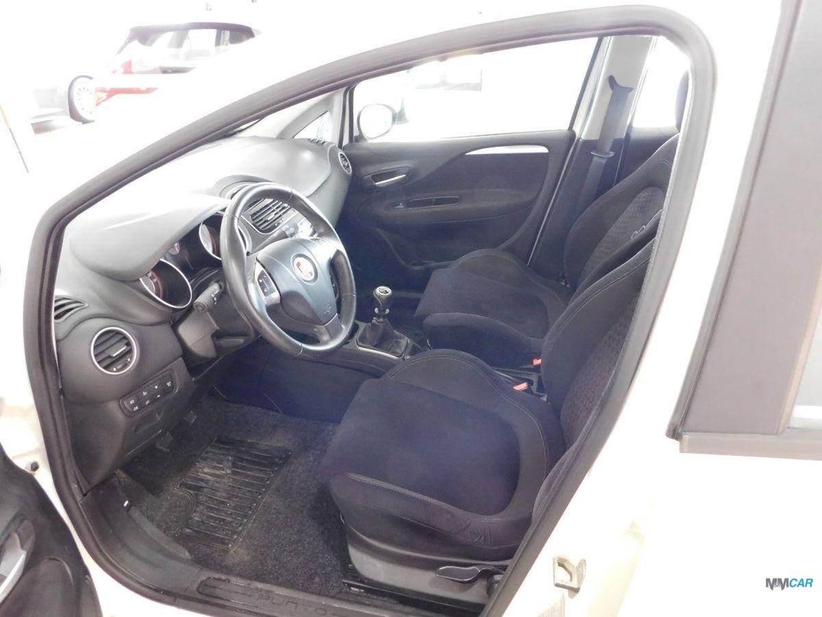 Fiat Punto 1.2 8V 5 porte Lounge (8)