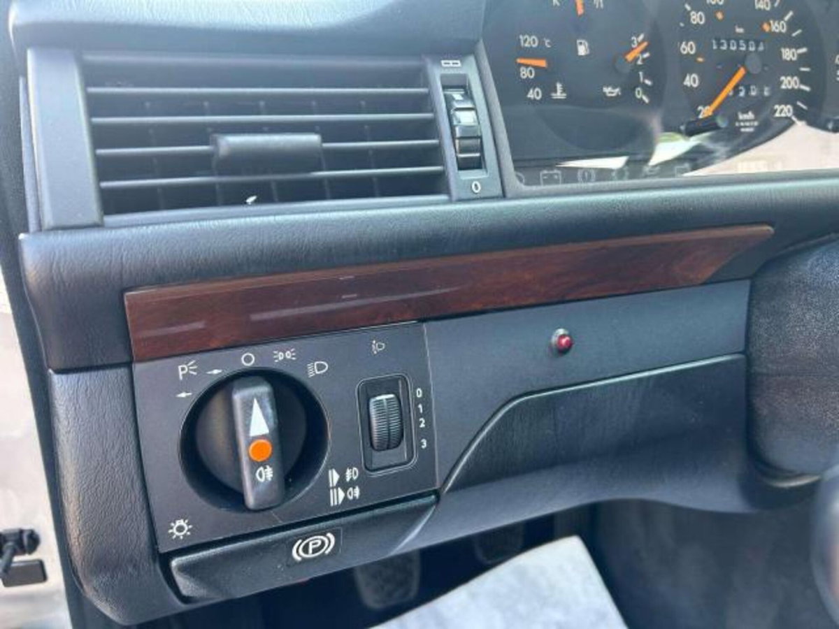 Mercedes-Benz Classe E 200 Executive (10)