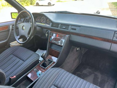 Mercedes-Benz Classe E 200 Executive (2)